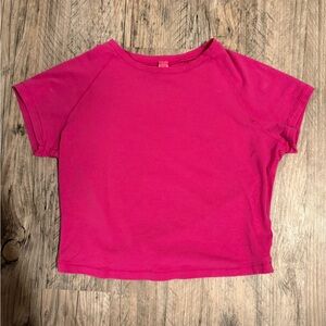 SKIMS CROPPED RAGLAN T-SHIRT (HOT PINK)